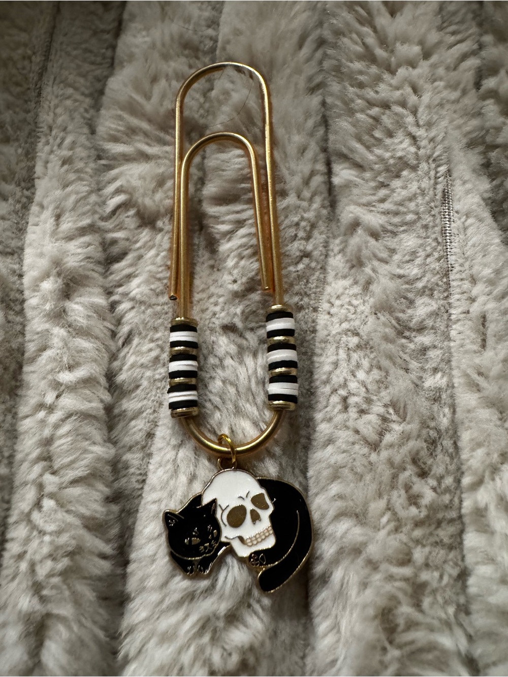Gold Jumbo Paperclip with Black & White Skull Cat Charm